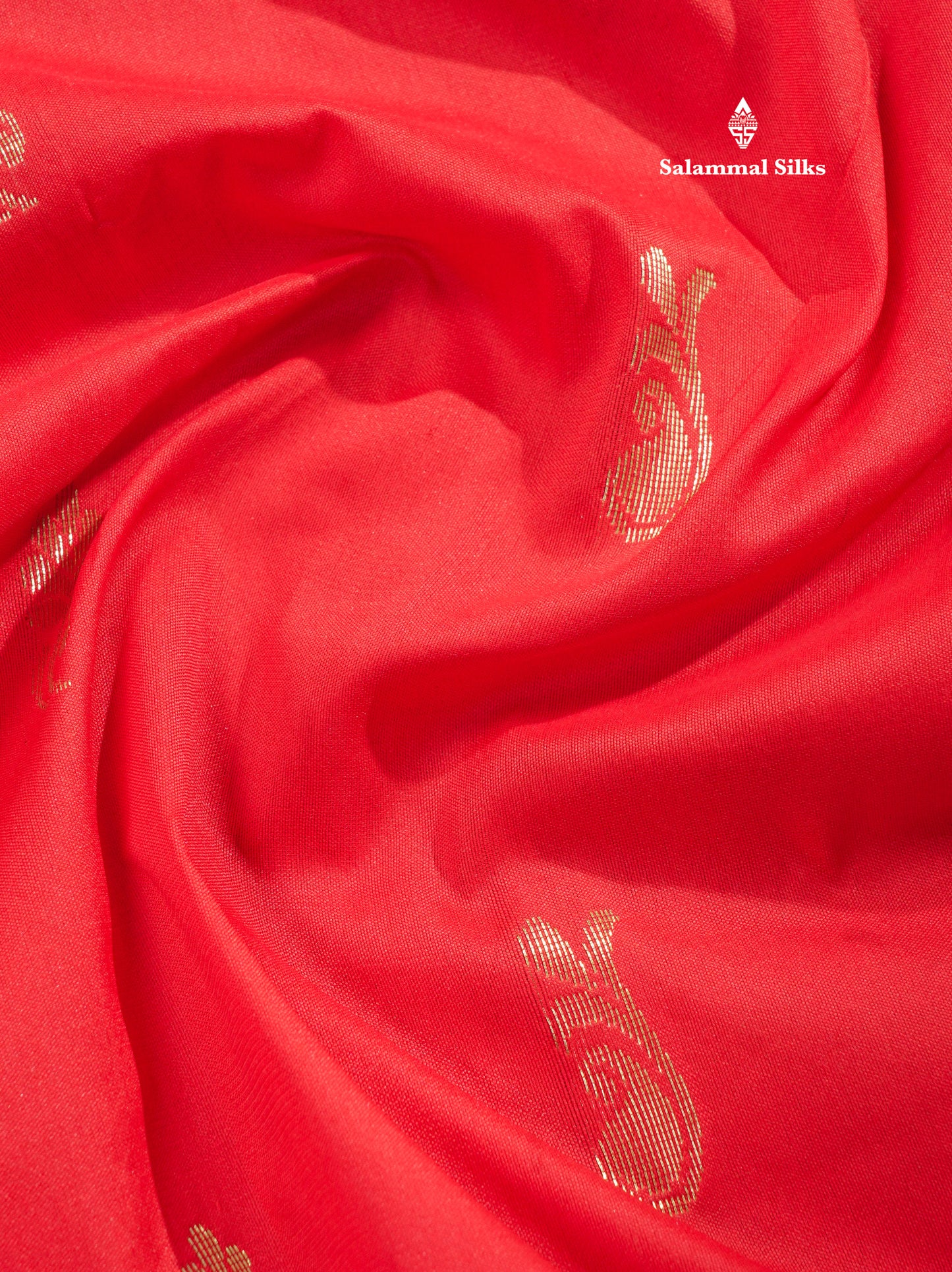 9.5 Yards Semi Silk Saree Chilly Red with Contrast Bottle Green Border