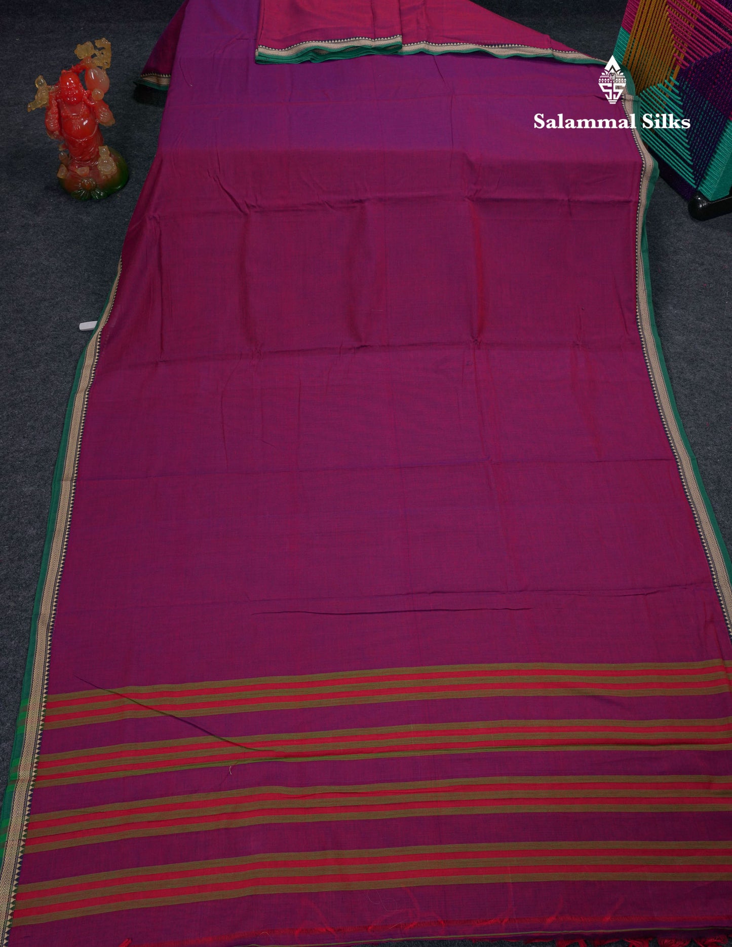 Beautiful Dual Tone Magenta Plain Pure Cotton Saree With Traditional Small Thread Work Border