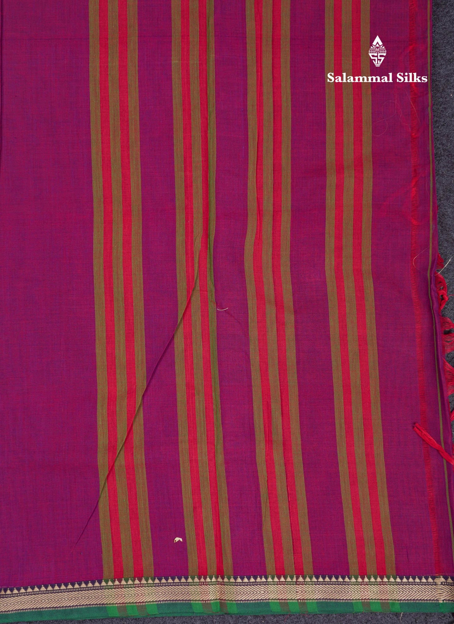 Beautiful Dual Tone Magenta Plain Pure Cotton Saree With Traditional Small Thread Work Border