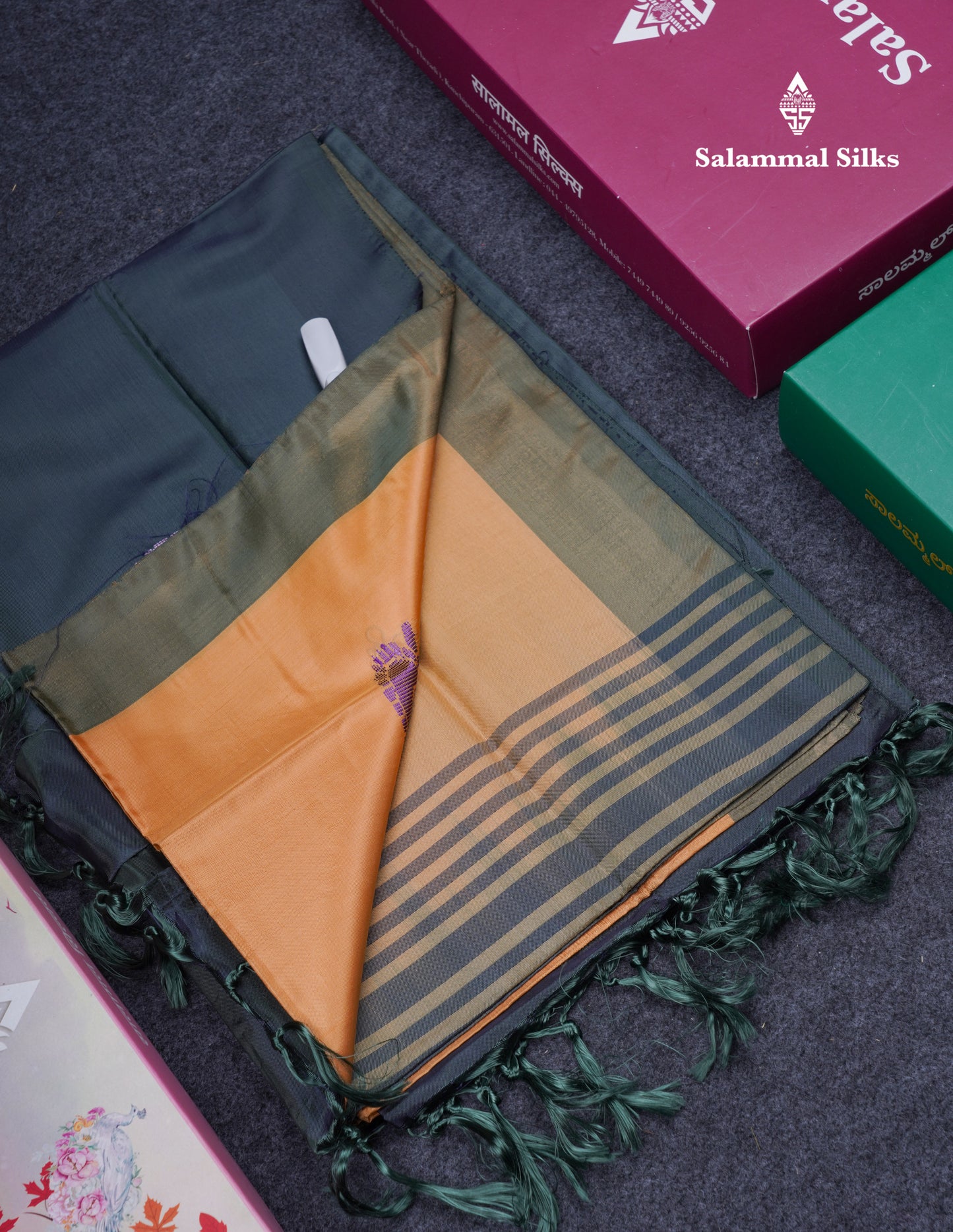 Sandal Thread work Buttas Banana Pinth Saree (Vaazhainaar Pattu) With Contrast Bottle Green Blouse
