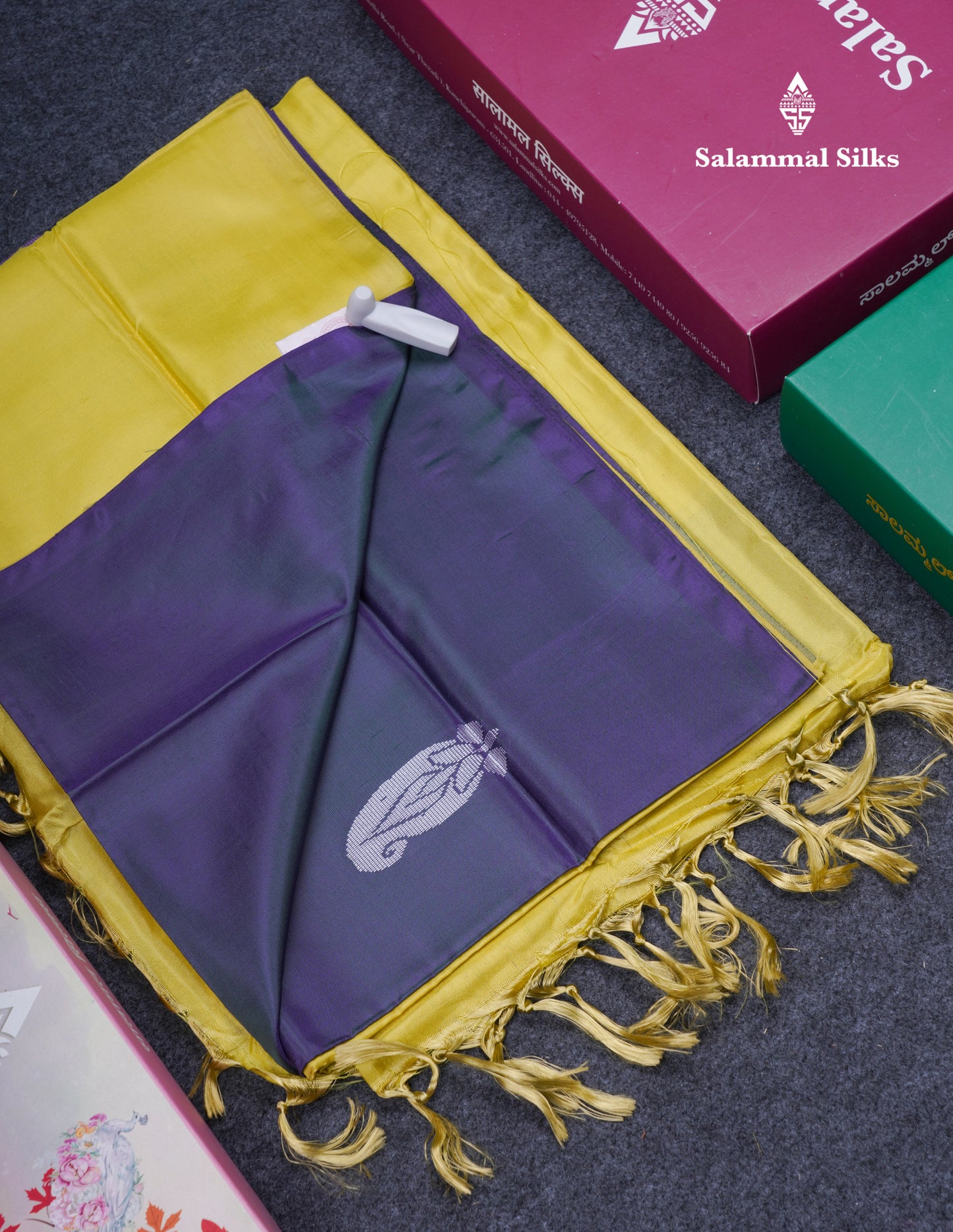 Dark Violet Thread work Buttas Banana Pinth Saree (Vaazhainaar Pattu) With Contrast Parrot Green Blouse