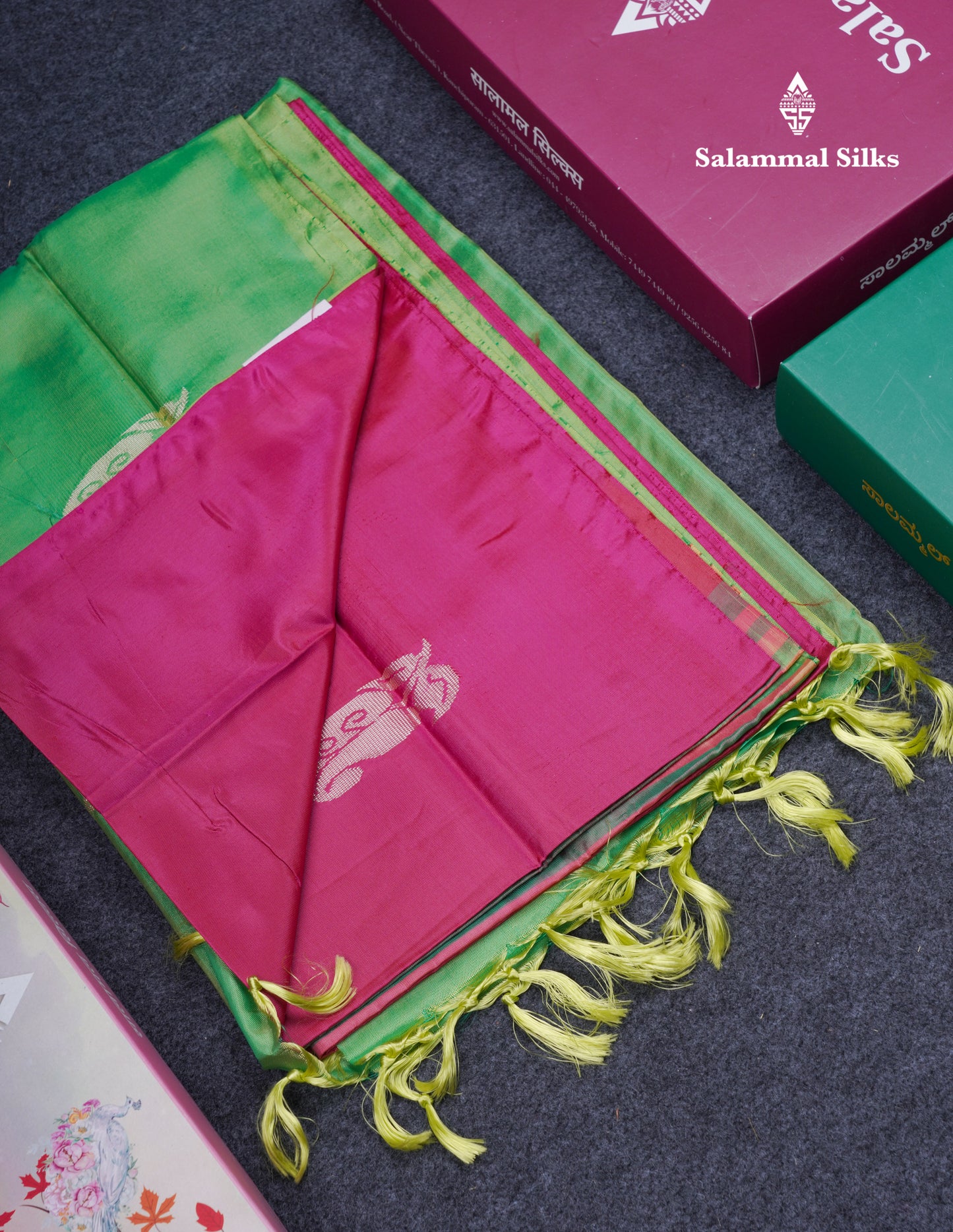 Magenta Pink Thread work Buttas Banana Pinth Saree (Vaazhainaar Pattu) With Contrast Parrot Green Blouse