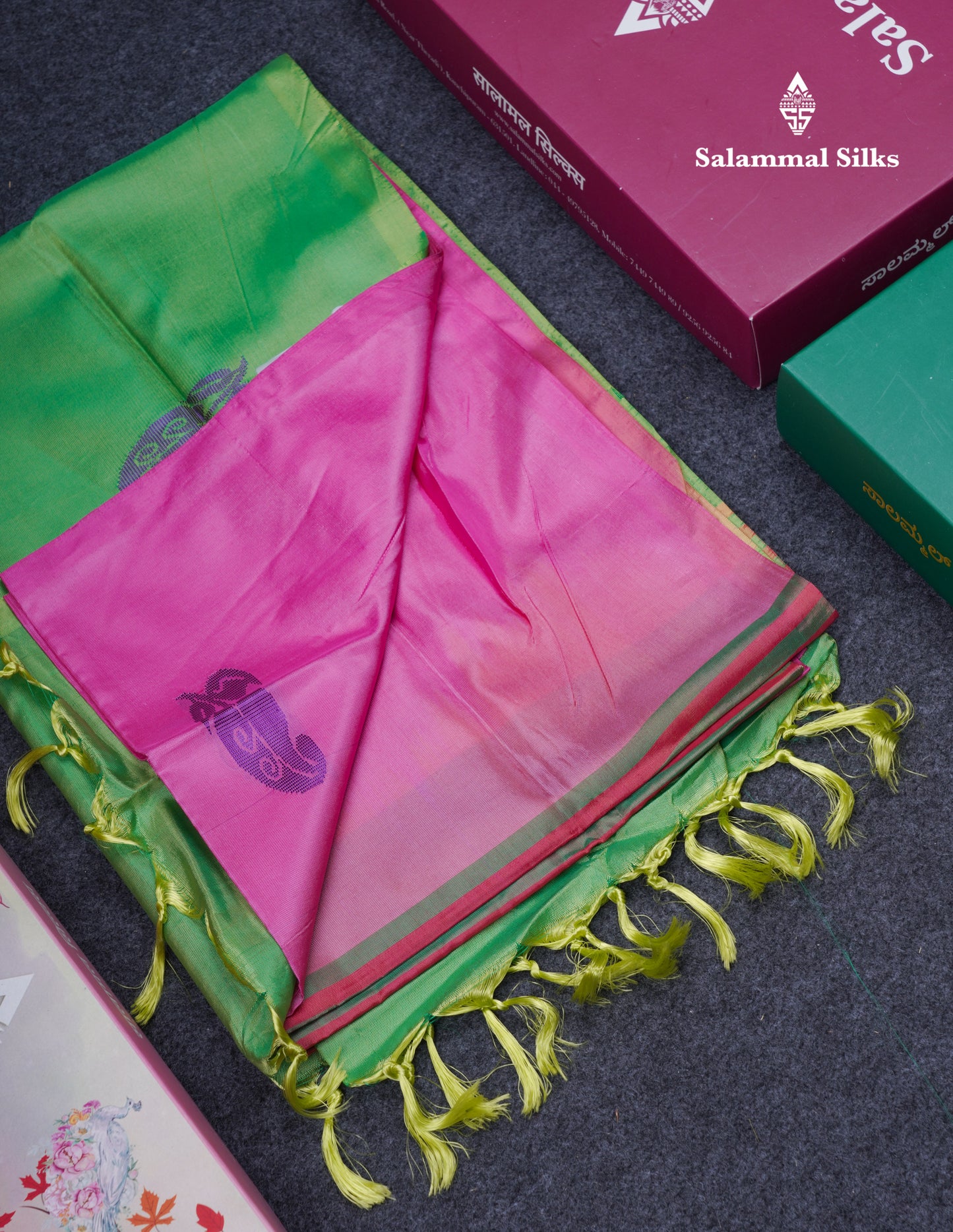 Light Pink Thread work Buttas Banana Pinth Saree (Vaazhainaar Pattu) With Contrast Parrot Green Blouse