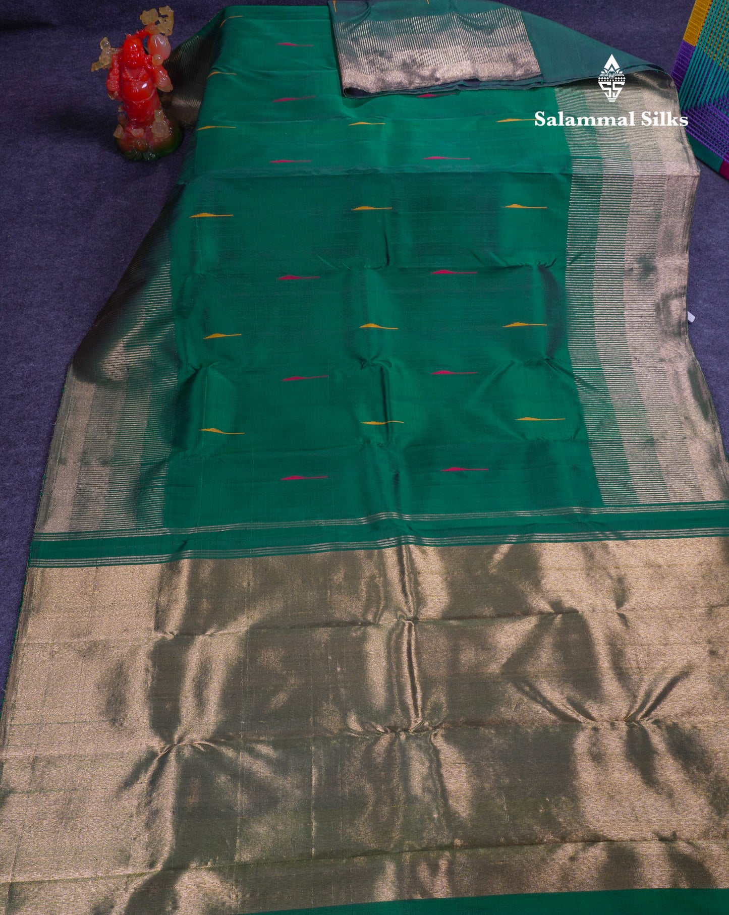 Beautiful Bottle Green Malli Moggu Pure Kanjivaram Silk Saree With Traditional 8Kol Temple Border