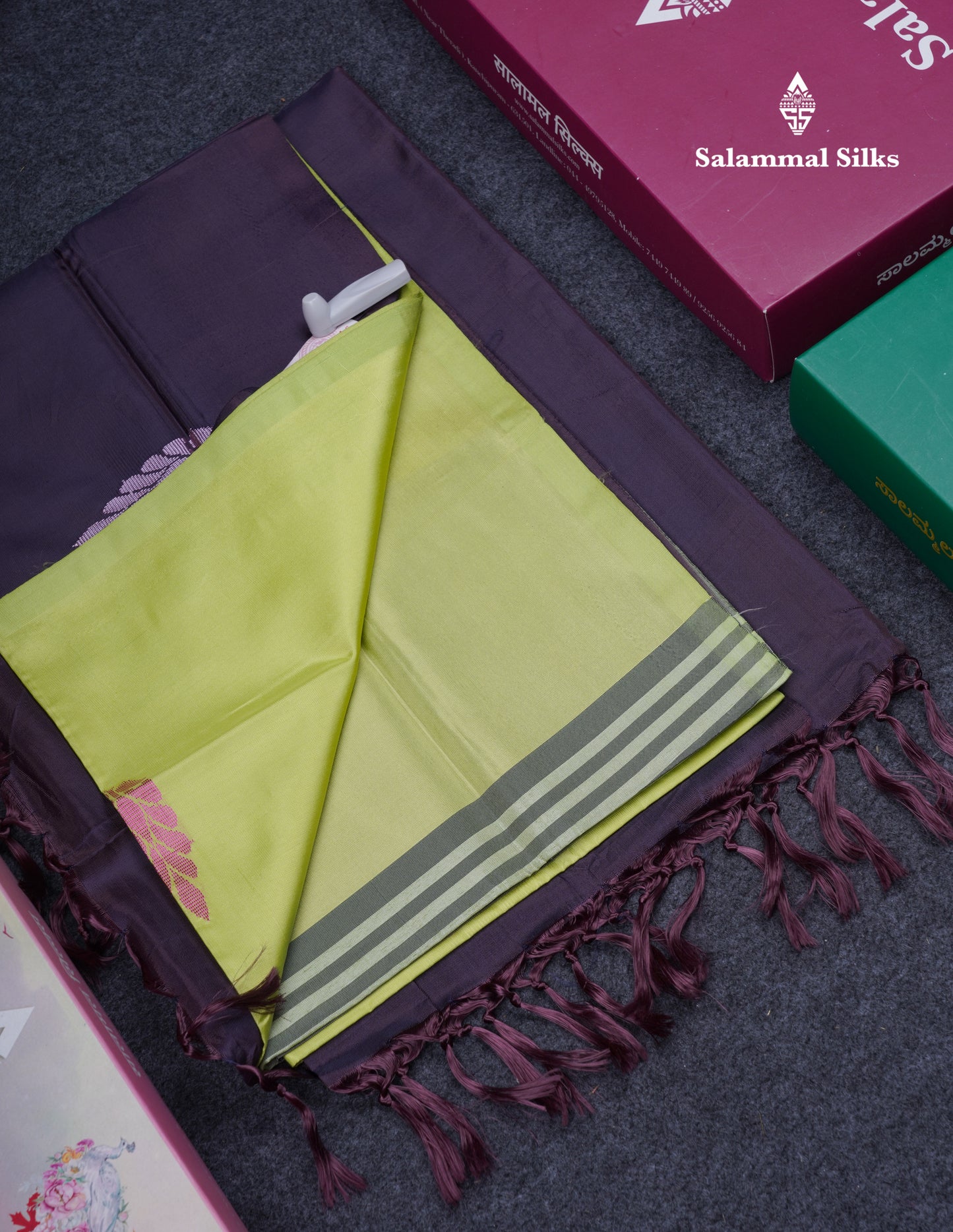Light Parrot Green Thread work Buttas Banana Pinth Saree (Vaazhainaar Pattu) With Contrast Dark Violet Blouse