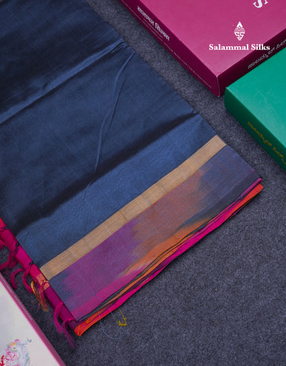 Beautiful Chilly Red Plain Pure Silk Cotton Saree With Contrast Bottle Green Blouse