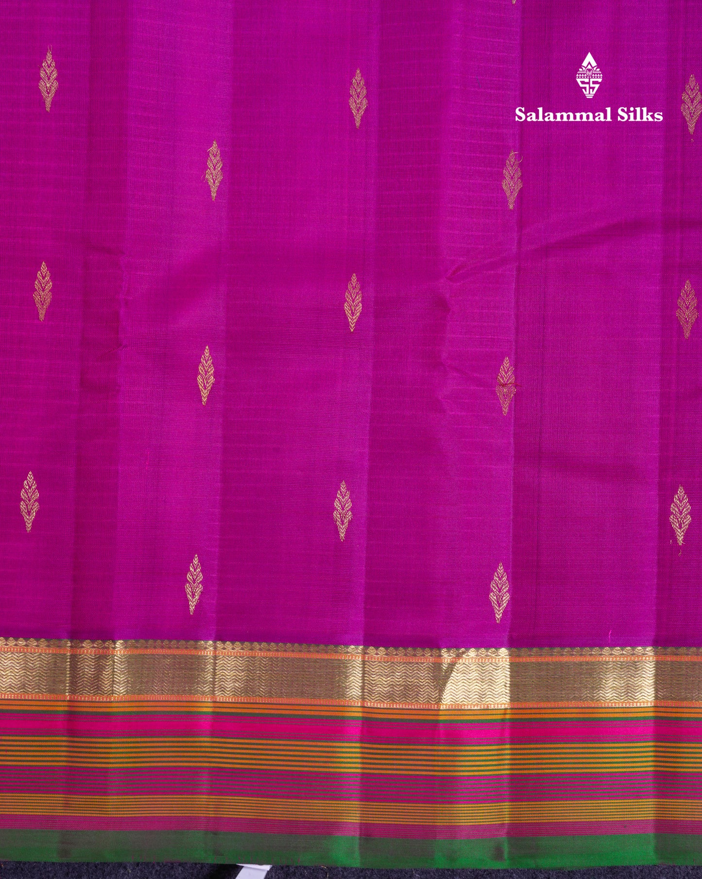 Beautiful Magenta Pure Kanjivaram Silk Saree With Traditional Border
