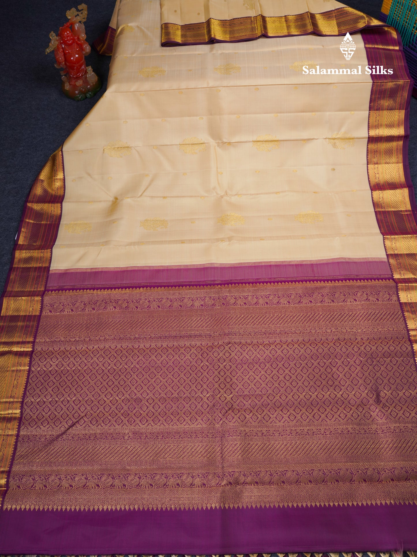 Korvai Beige Pure Kanjivaram Silk Saree With Contrast Magenta Traditional Border