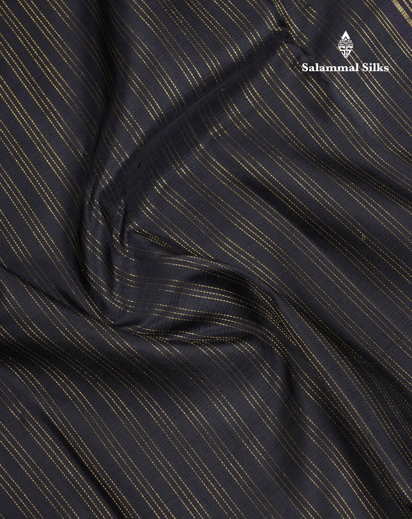 Beautiful Black Pure Kanjivaram Silk Saree With Contrast Bottle Green Small Border
