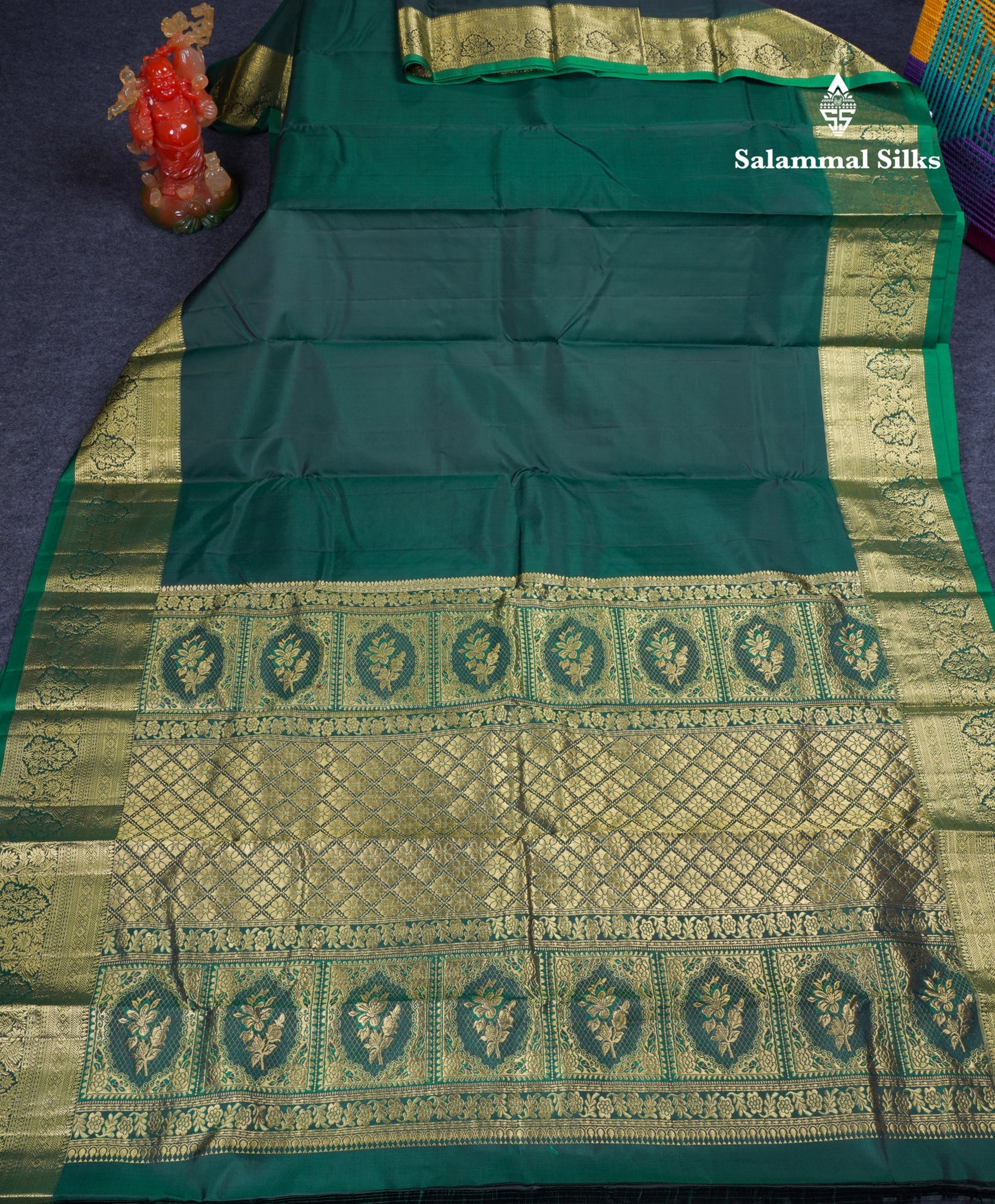 Beautiful Bottle Green Plain Pure Kanjivaram Silk Saree With Traditional Border