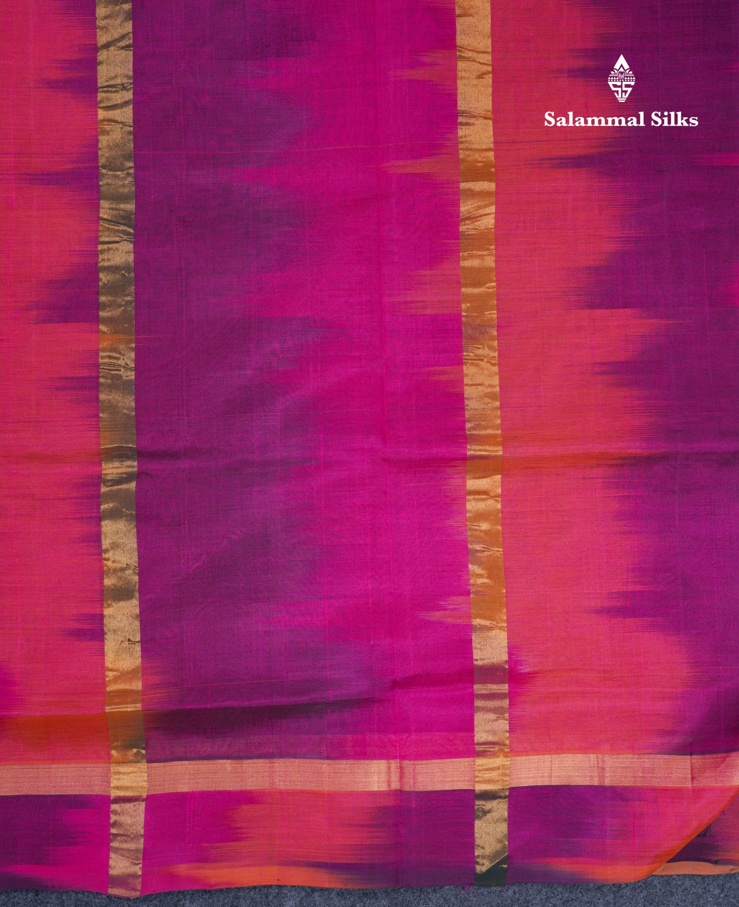 Beautiful Chilly Red Plain Pure Silk Cotton Saree With Contrast Bottle Green Blouse