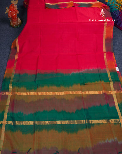 Beautiful Chilly Red Plain Pure Silk Cotton Saree With Contrast Bottle Green Blouse