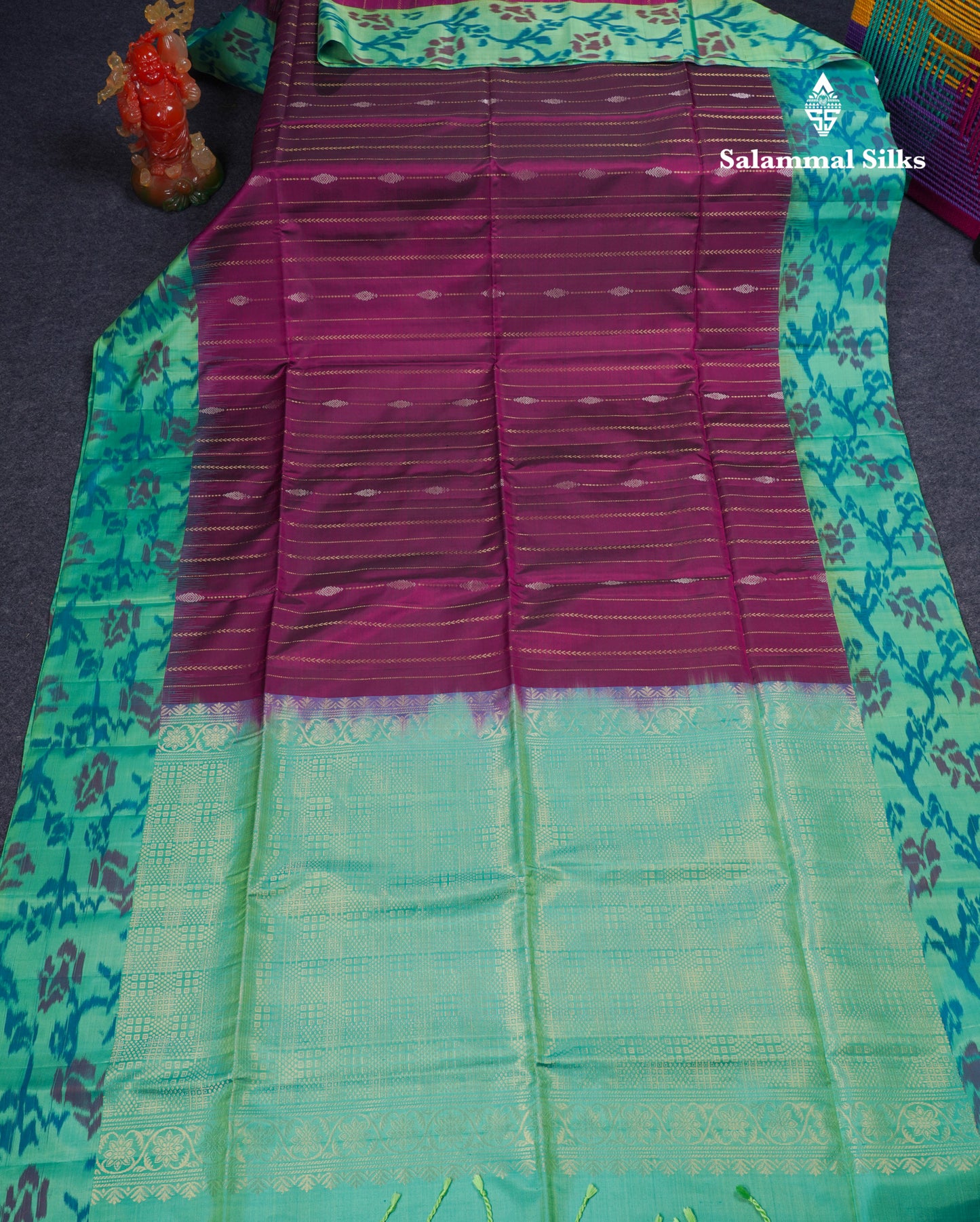 Beautiful Magenta Pure Kanjivaram Soft Silk Saree With Contrast Ikkat Sapphire Green Border