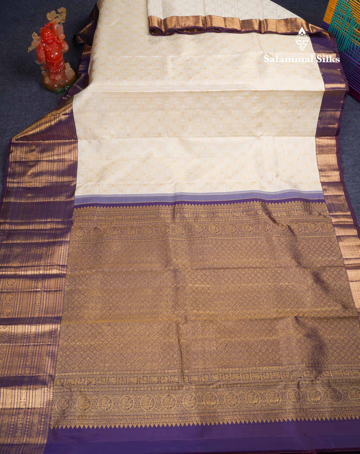 Beautiful Cream White 2G Pure Kanjivaram Silk Saree With Contrast Dark Violet Traditional Evening Morning Border