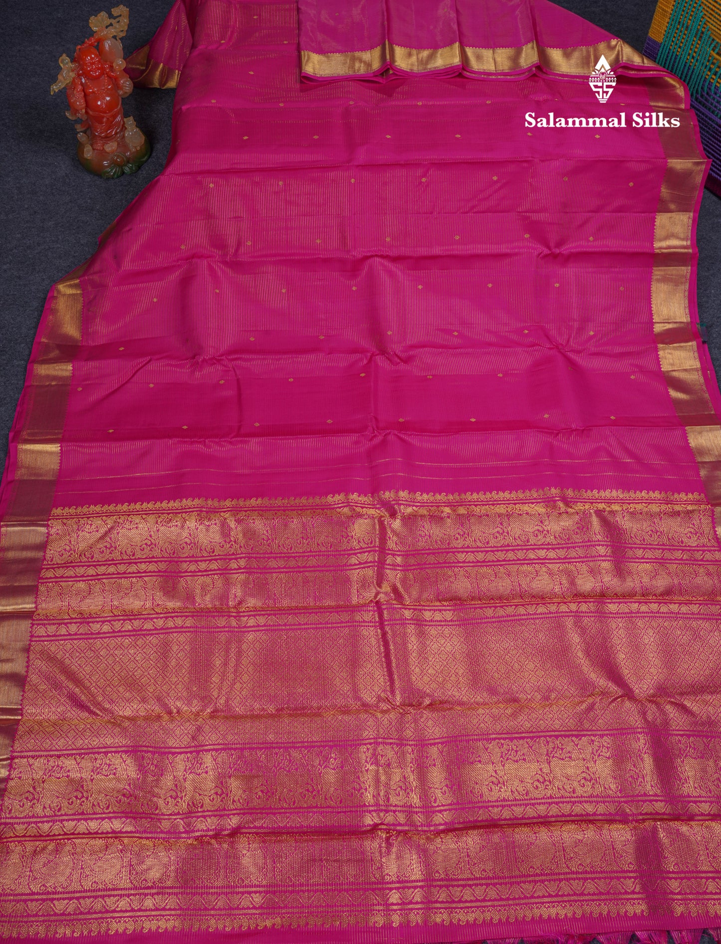 Magenta Pink Vaira Oosi With Butta Pure Kanjivaram Silk Saree With Traditional Border