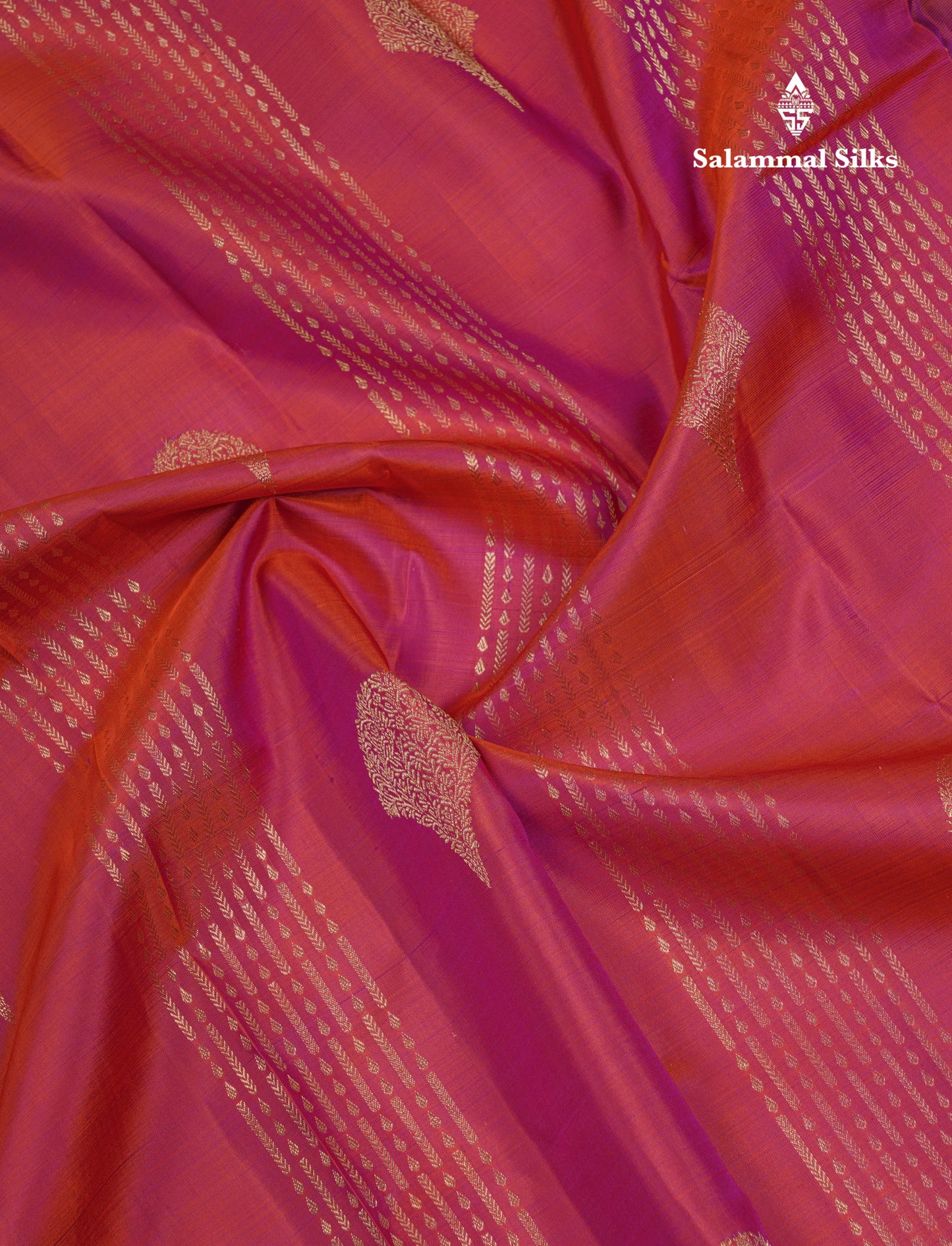 Beautiful Dual Tone Pinkish Orange Pure Kanjivaram Silk Saree With Contrast Dark Purple Border