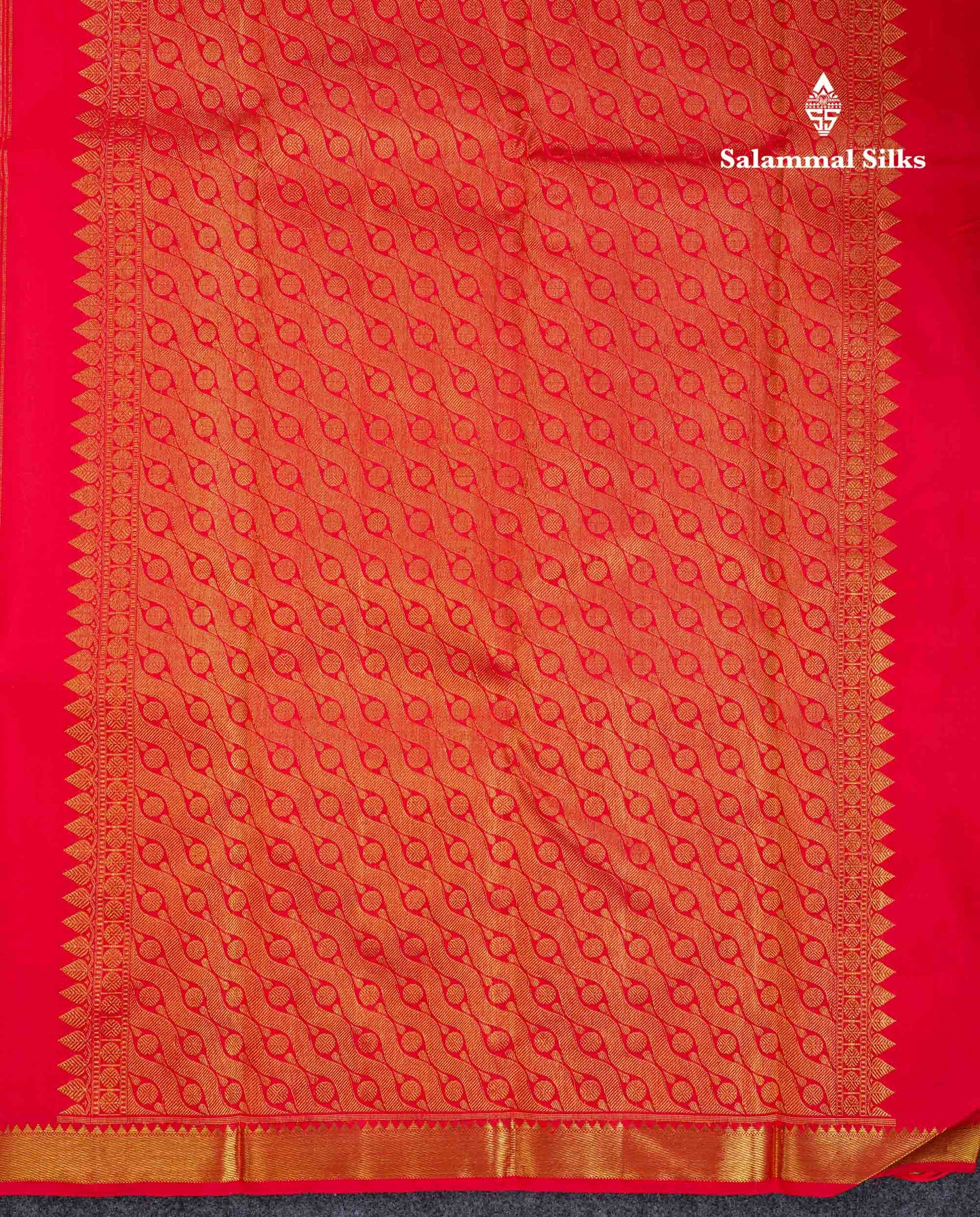Beautiful Chilly Red Peacock & Chakaram Butta Pure Kanjivaram Silk Saree With Small Traditional Border