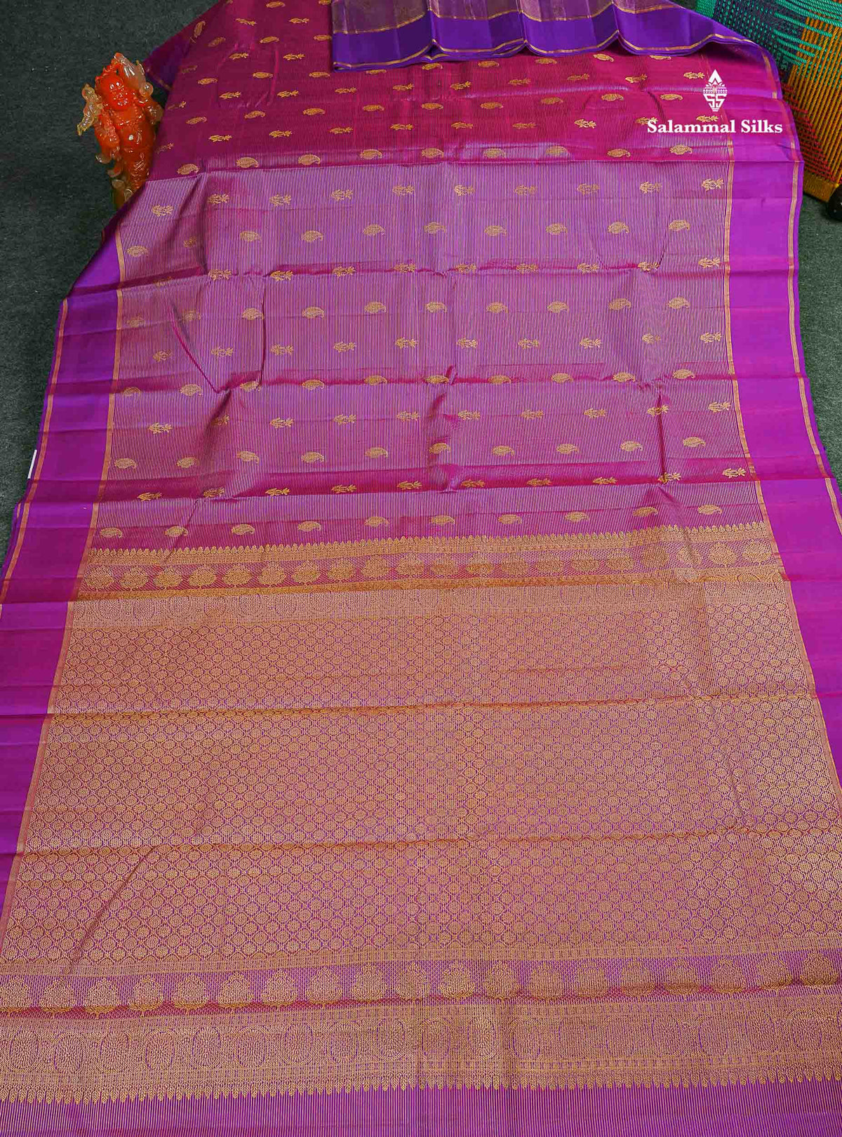 Pure Kanjivaram Silk Saree - Vadamalli Colour Body Vaira Oosi Lines With Butta & Plain Border