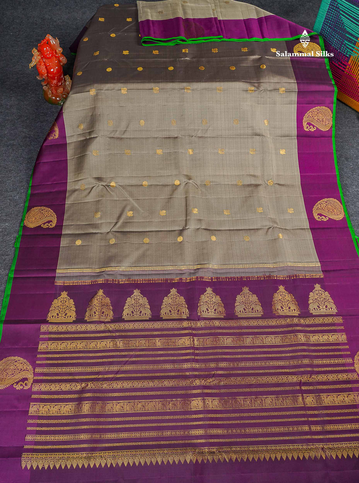 Pure Kanjivaram Silk Saree - Light Grey Colour Body Zari Butta With Magenta Border