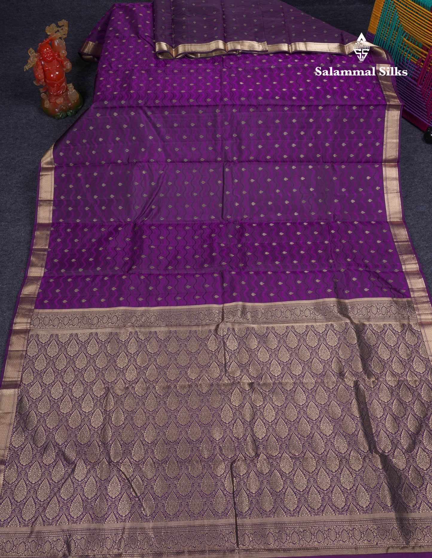 Beautiful Dark Purple Pure Kanjivaram Silk Saree With Traditional Small Border