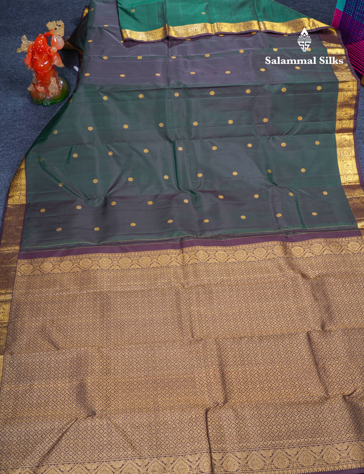Bottle Green Pure Kanjivaram Silk Saree With Contrast Dark Brown Small Traditional Border