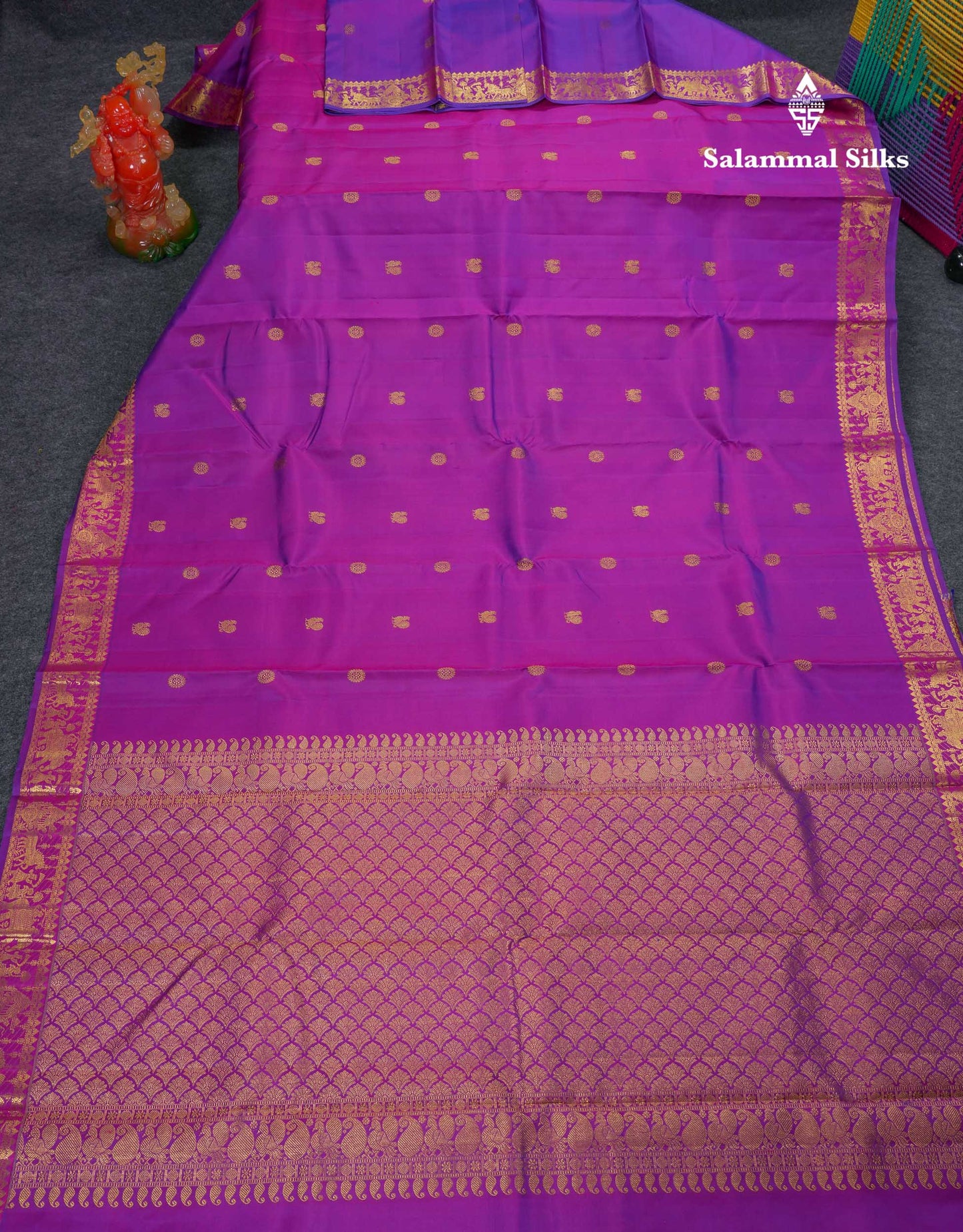 Beautiful Vadamalli Peacock & Chakaram Zari Butta Pure Kanjivaram Silk Saree With Traditional Pallaku Border