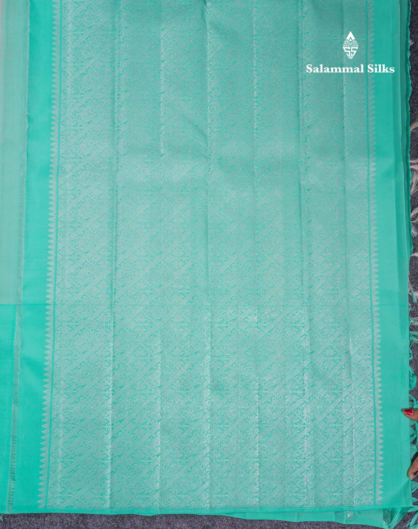 Korvai Beautiful Light Peach Fancy Pure Kanjivaram Silk Saree With Contrast Rexona One Side Long Border