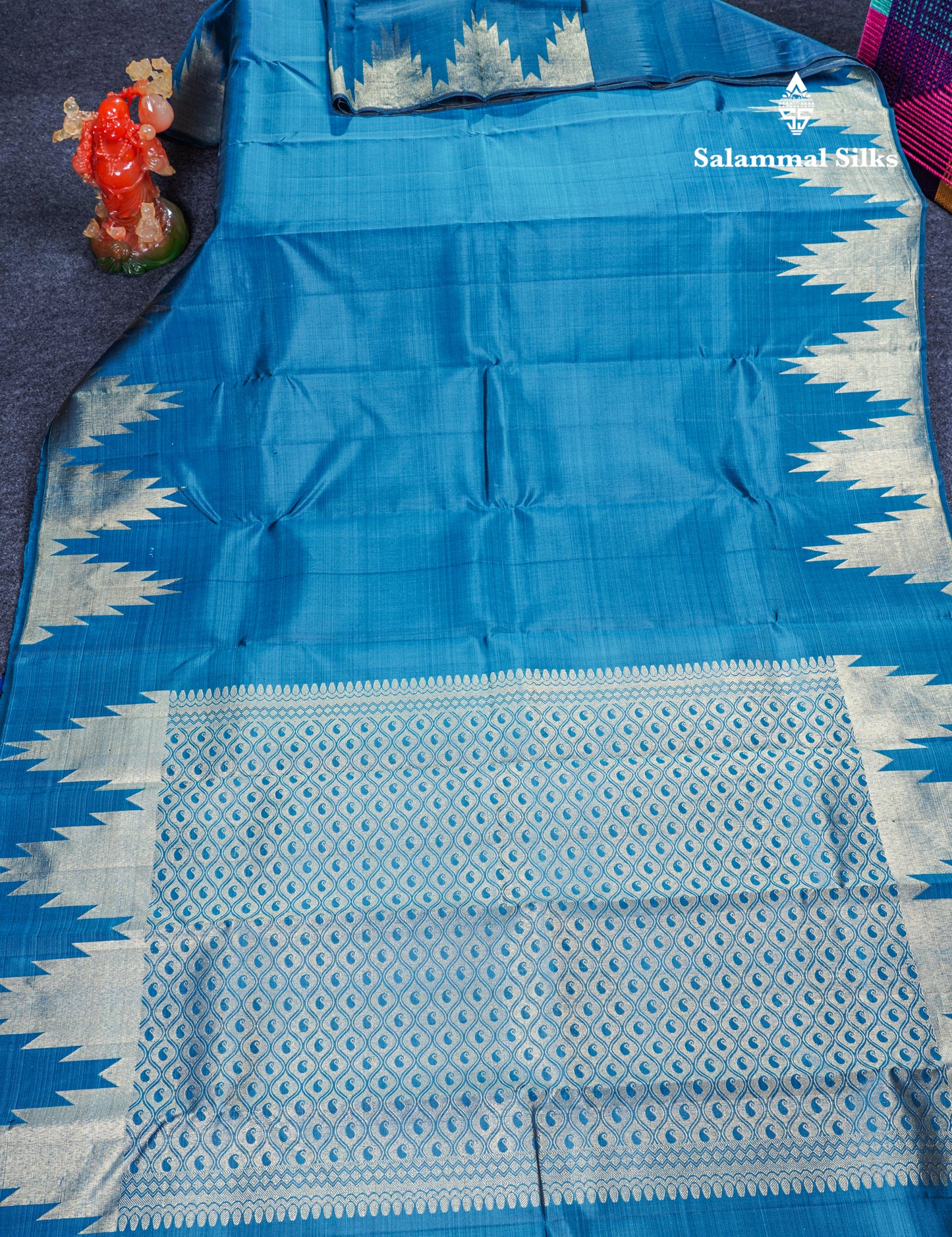 Ramar Blue Plain Pure Kanjivaram Silk Saree With Traditional Temple Border