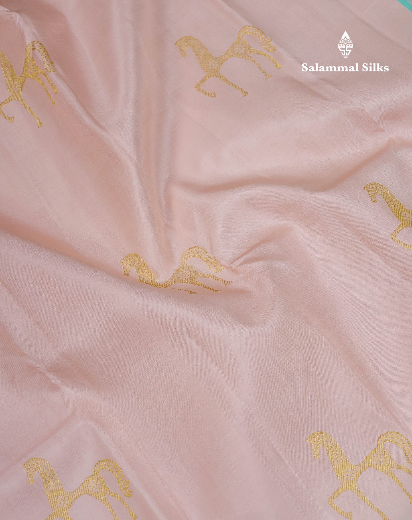 Korvai Beautiful Light Peach Fancy Pure Kanjivaram Silk Saree With Contrast Rexona One Side Long Border