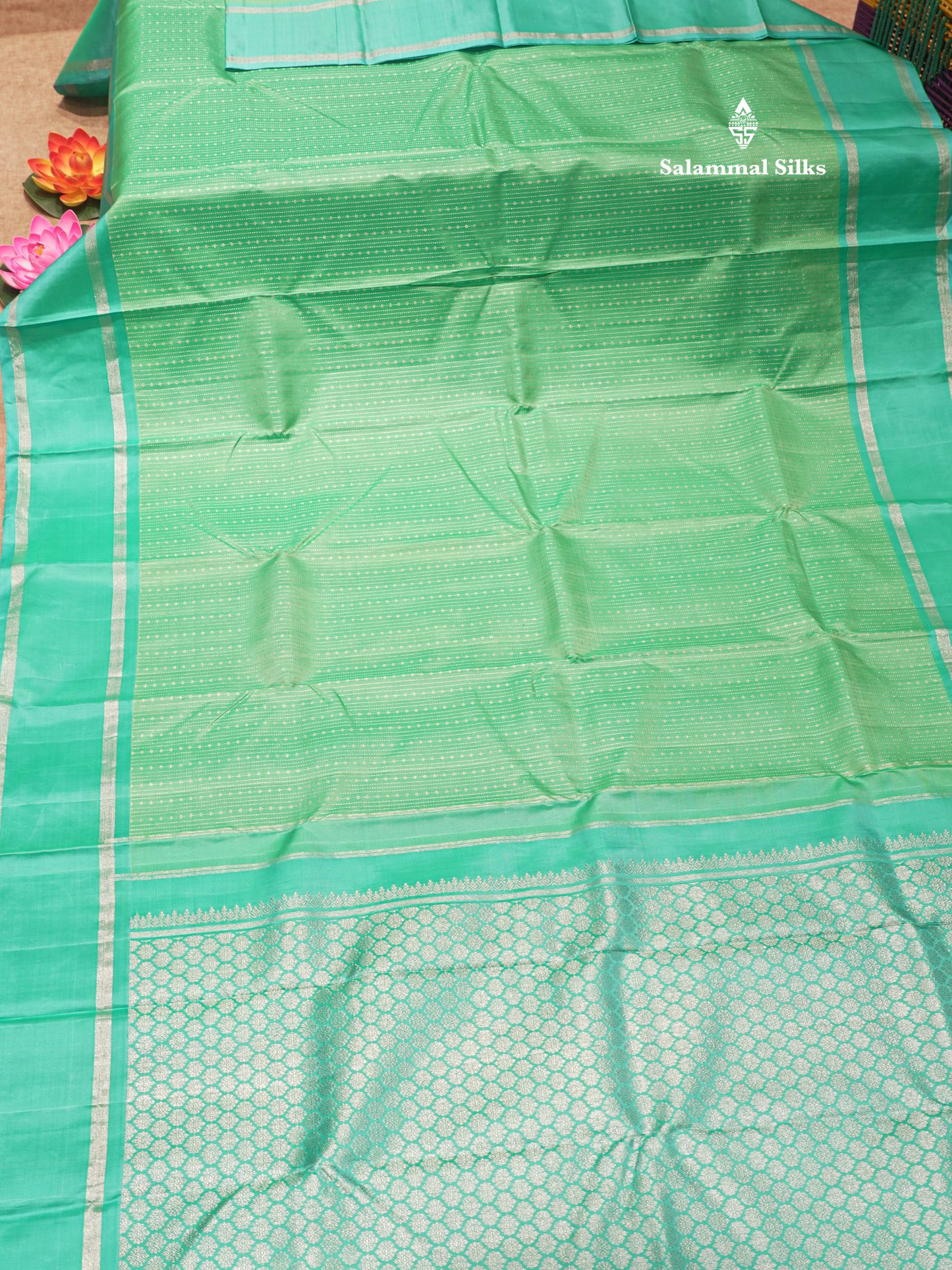 Rexona Green Colour Pure Kanjivaram Silk Saree With Contrast Sapphire Blue Border