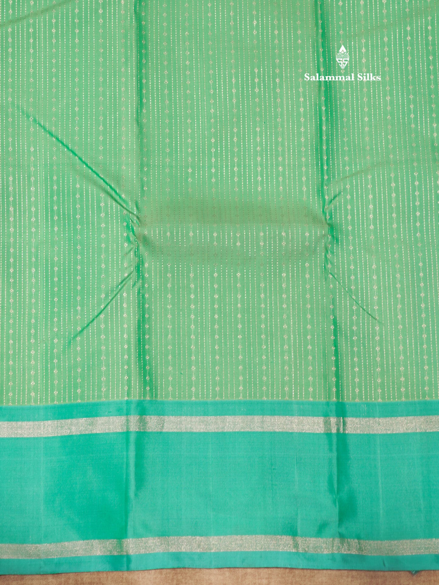 Rexona Green Colour Pure Kanjivaram Silk Saree With Contrast Sapphire Blue Border