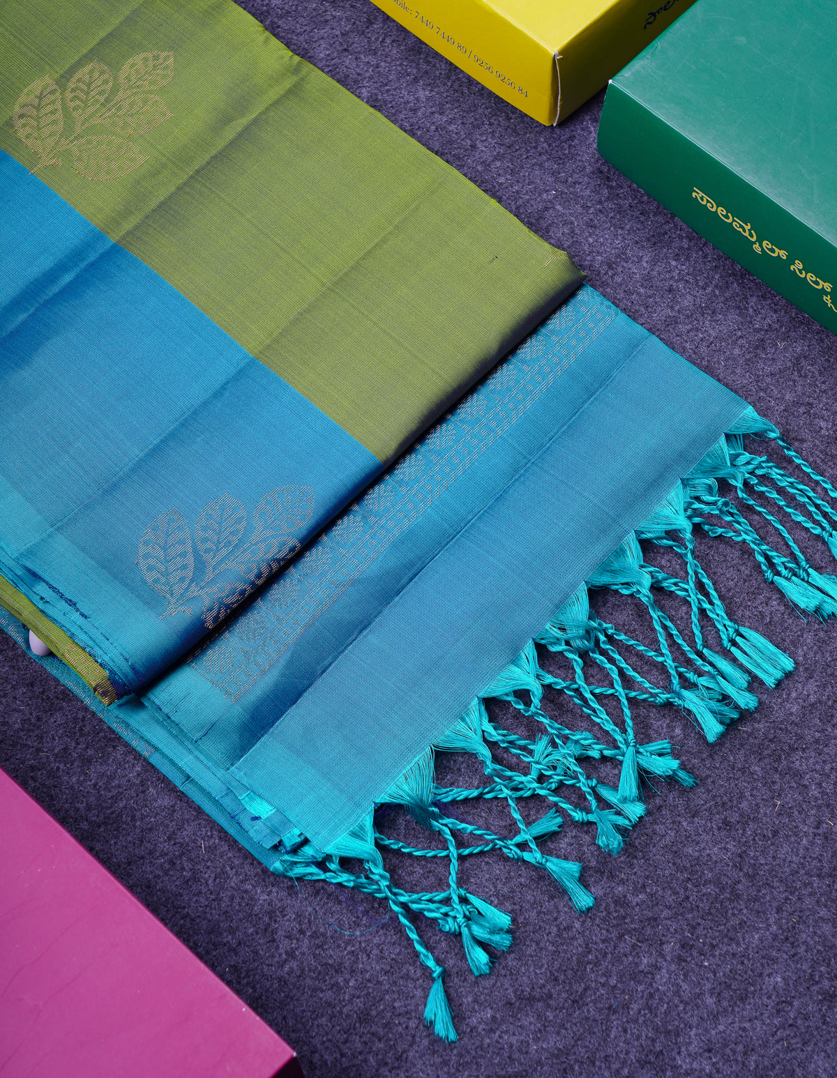 Beautiful Green PureMix Kanjivaram Soft Silk Saree With Contrast Dual Tone Peacock Blue Fancy Border