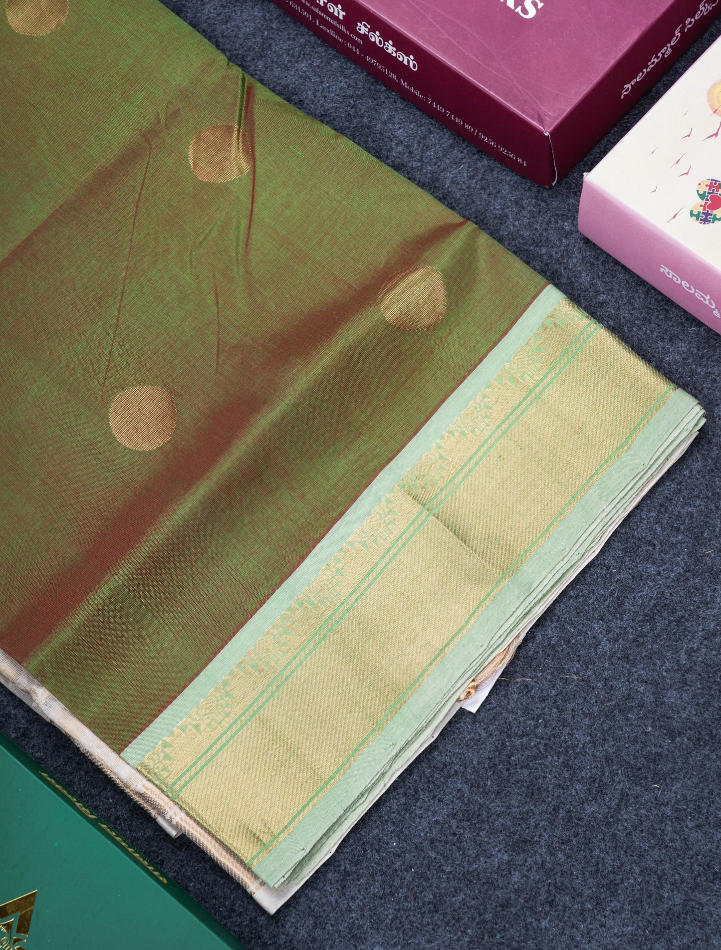 Dual Tone Green Pure Silk Cotton Saree With Contrast Beige Blouse