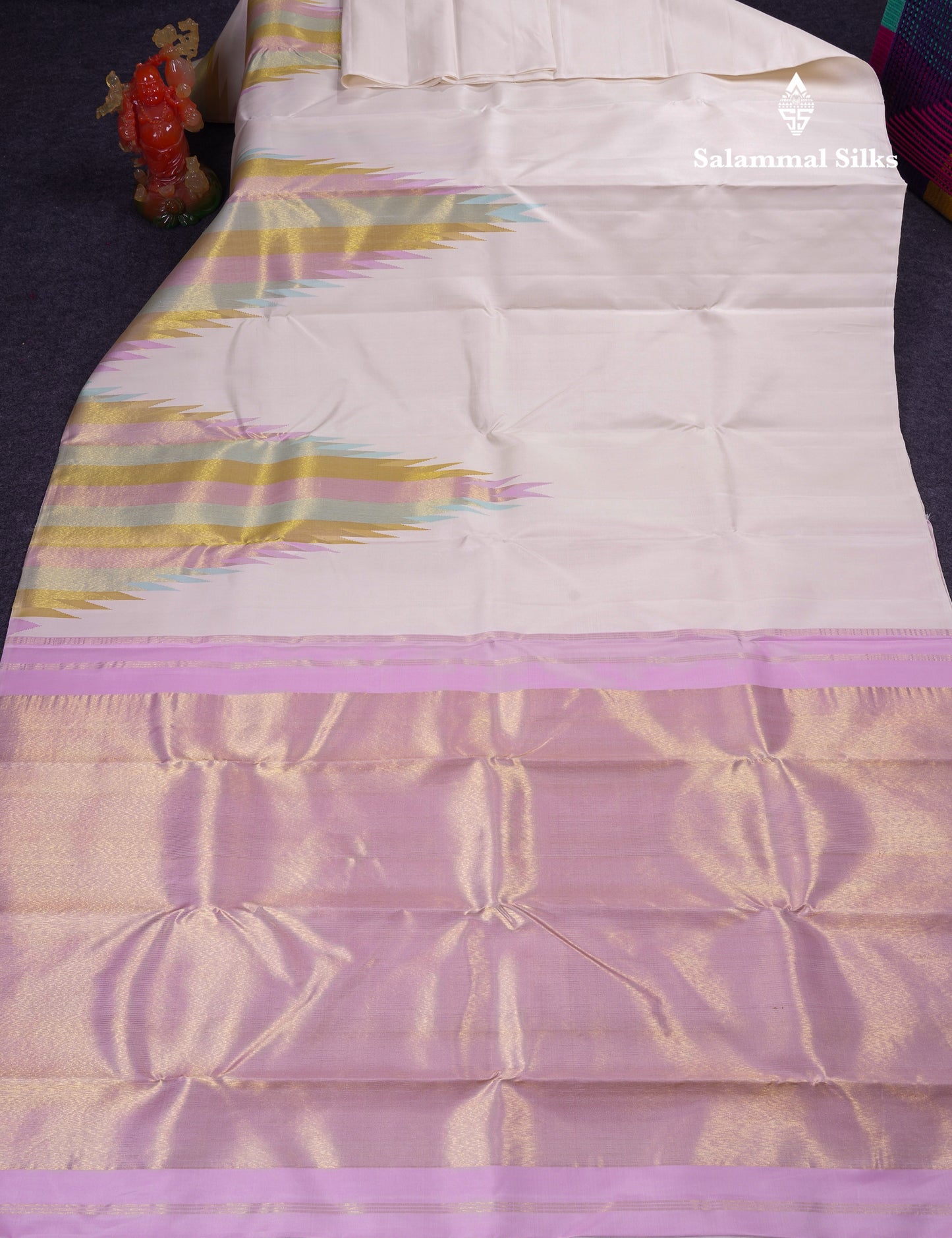 Beautiful Cream White 8Kol Pure Kanjivaram Silk Saree With Traditional Temple Border