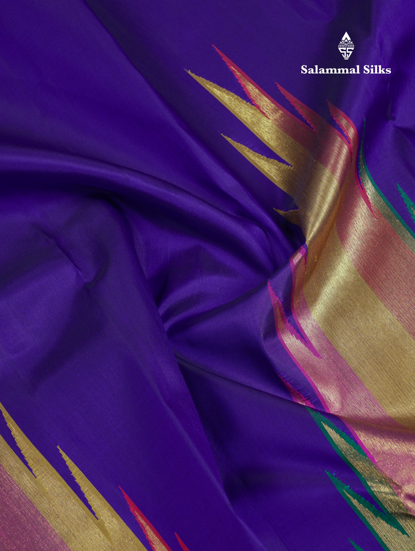 Beautiful Dual Tone Navy Blue 8Kol Pure Kanjivaram Silk Saree With Traditional Temple Border