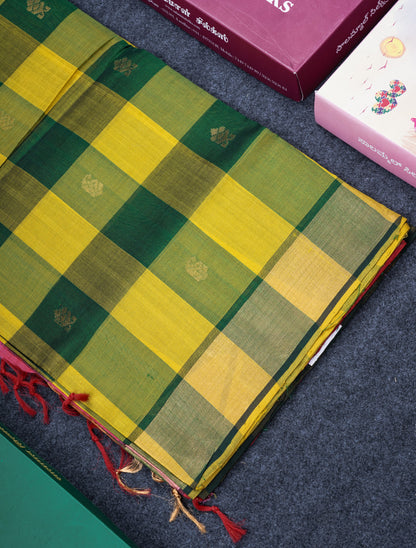 Beautiful Paalum Pazham Checks Handloom Pure Silk Cotton Saree With Contrast Pink Blouse