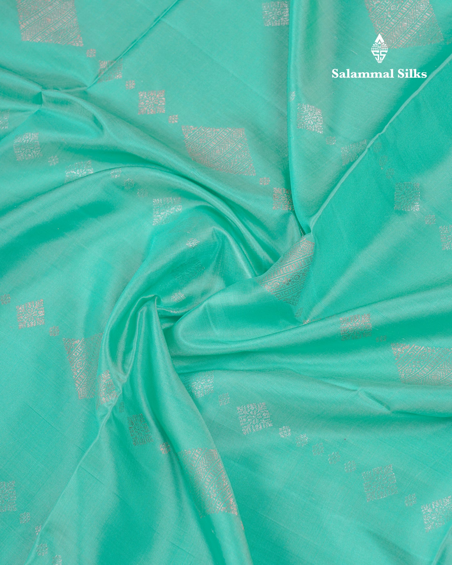 Beautiful Sea Green Pure Kanjivaram Soft Silk Saree With Contrast Cream Green Border