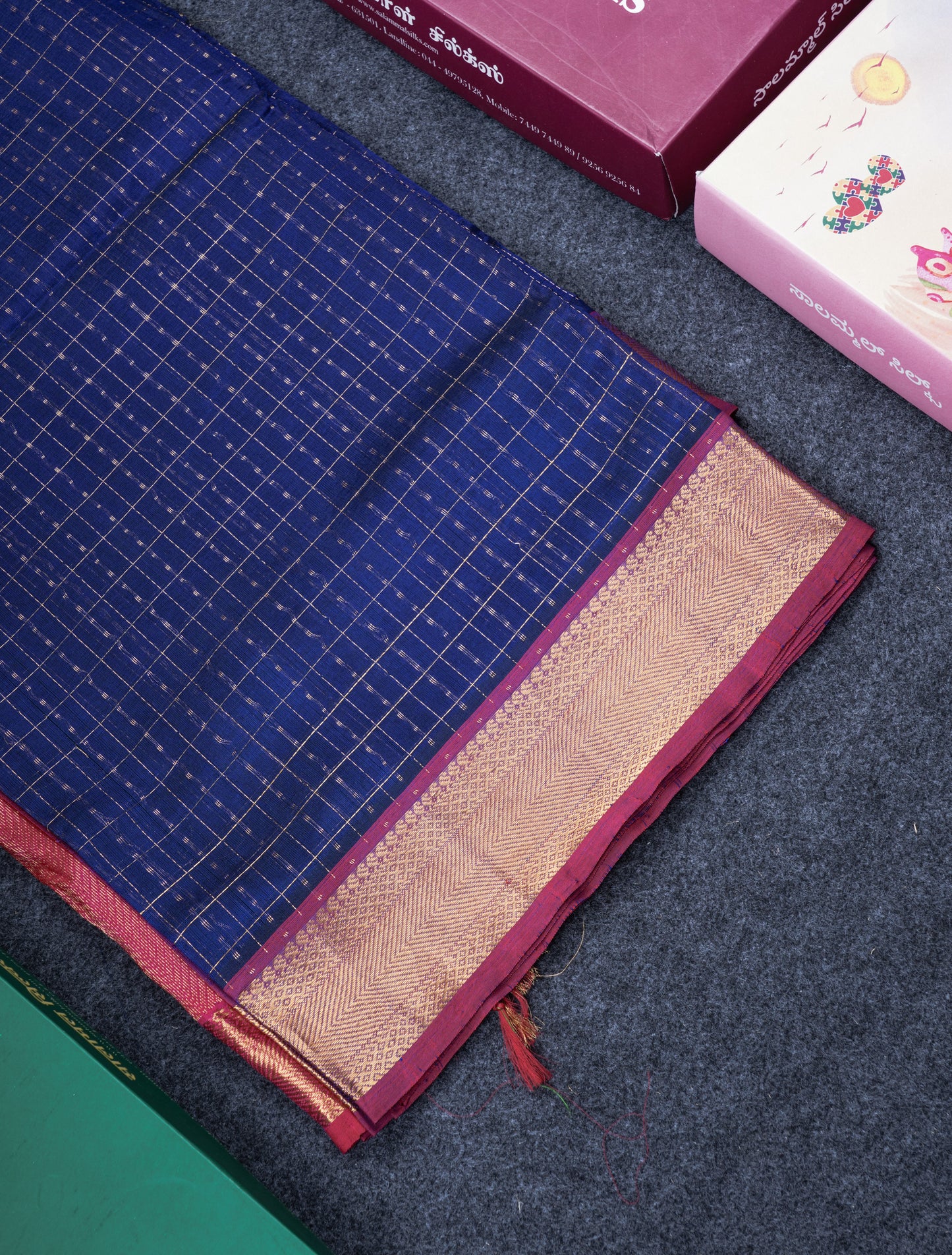 Lakshadeepam Violet Colour Pure Silk Cotton Saree With Contrast Parrot Green Border