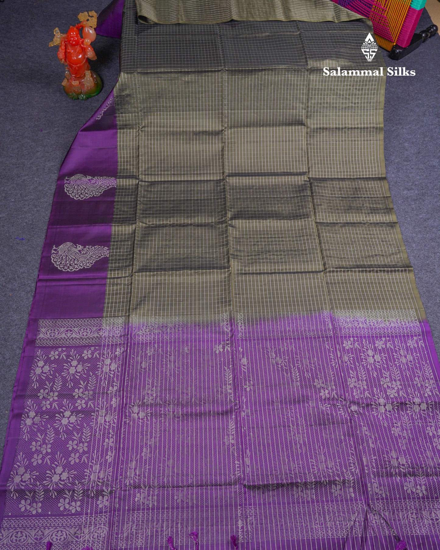 Beautiful Army Green Small Checks Pure Kanjivaram Soft Silk Saree With Contrast Dark Purple One Side Fancy Border