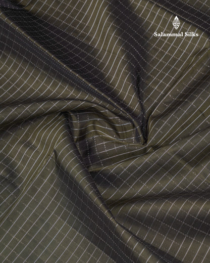 Beautiful Army Green Small Checks Pure Kanjivaram Soft Silk Saree With Contrast Dark Purple One Side Fancy Border