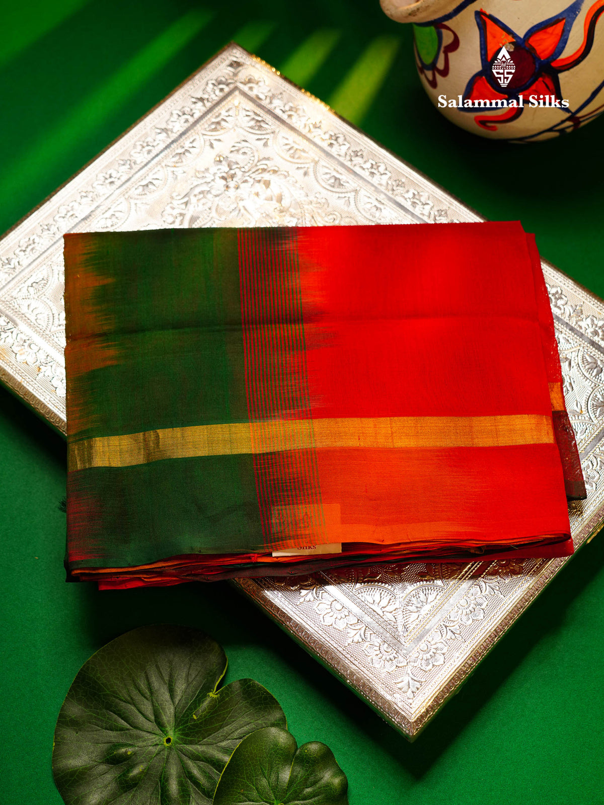 Beautiful Chilly Red Plain Pure Silk Cotton Saree With Contrast Bottle Green Blouse
