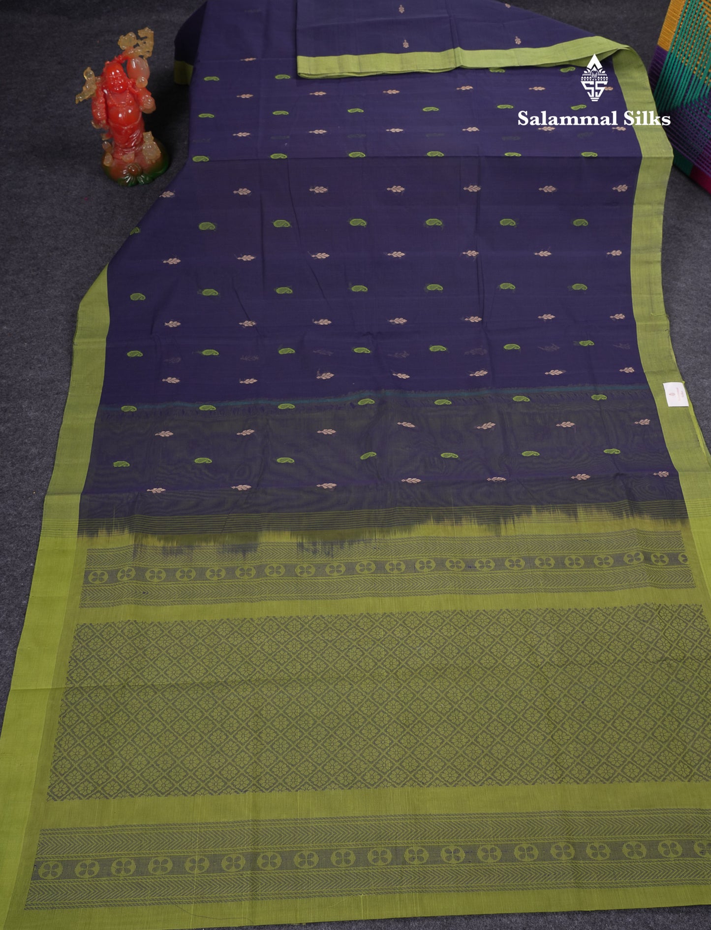 Beautiful Navy Blue Thread Work Butta Handloom Pure Cotton Saree With Contrast Parrot Green Blouse