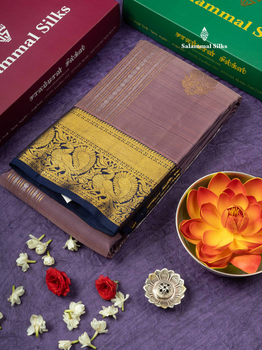 Kanjivaram Beautiful onion pink Colour Pure Silk Saree With Navy Blue Border