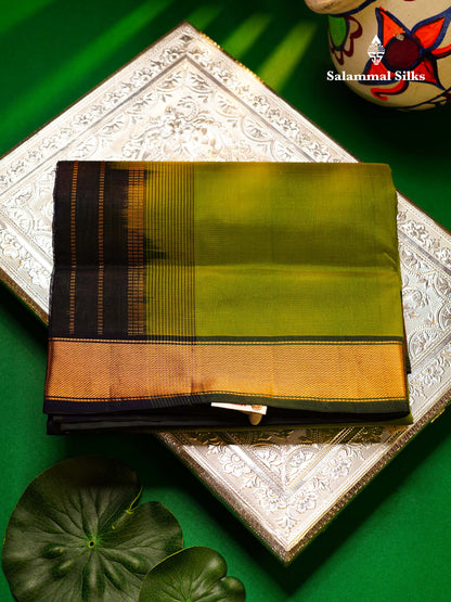 Beautiful Green Plain Handloom Pure Silk Cotton Saree With Violet Blouse