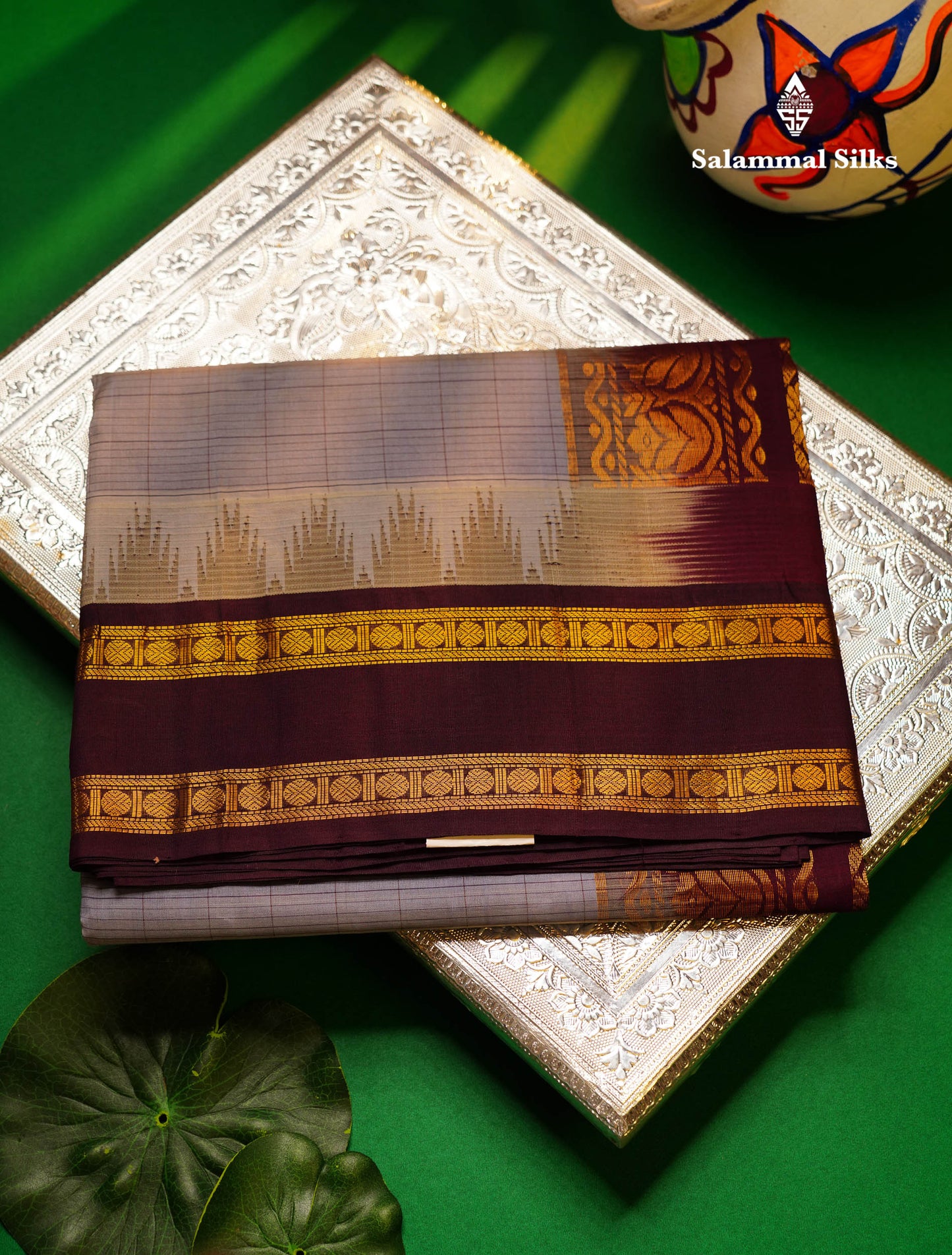 Beautiful Light Grey Pure Silk Cotton Saree With Contrast Dark Purple Traditional Rettapet Border