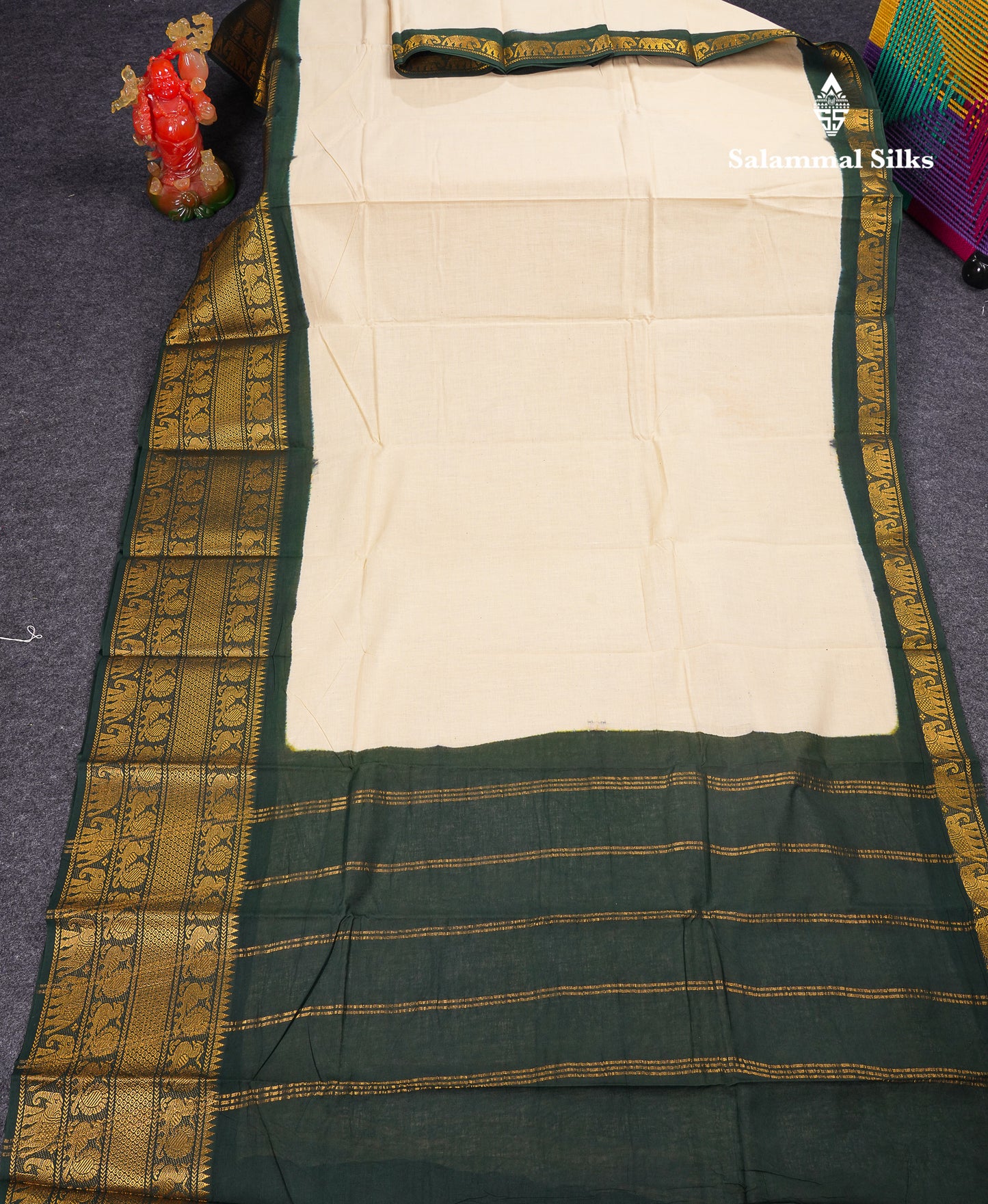 Beautiful Half White Plain Sungudi Cotton Saree With Contrast Bottle Green Traditional Long Border