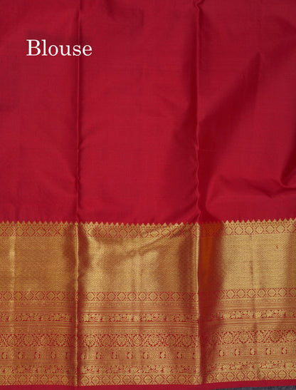 Beautiful Maroon Bridal Pure Kanjivaram Silk Saree With Traditional Evening Morning Border
