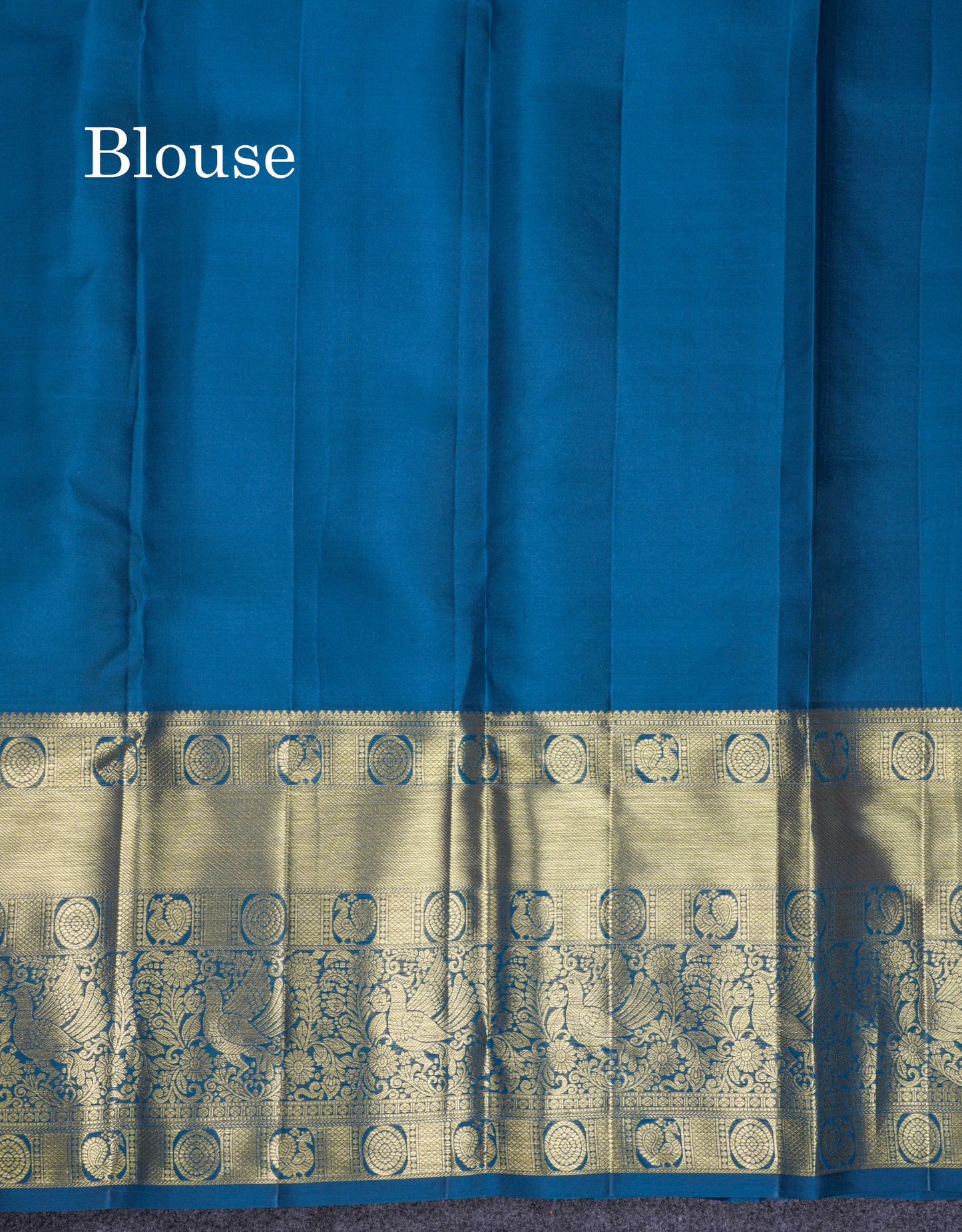 Beautiful Chilly Red Bridal Pure Kanjivaram Silk Saree With Contrast Peacock Blue Evening Morning Border