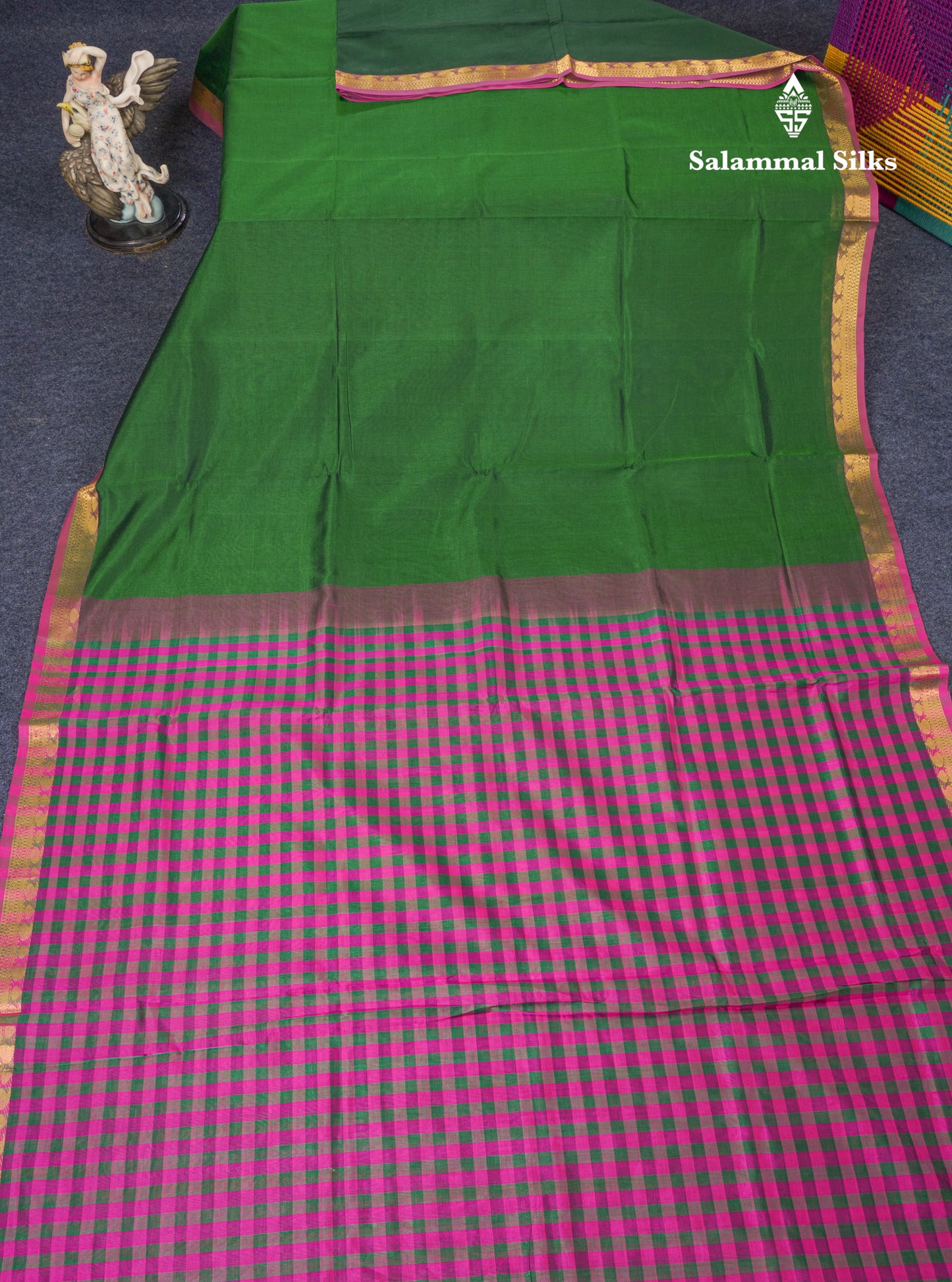 Bottle Green Plain Pure Silk Cotton Saree With Contrast Paalum Pazham Checks Blouse