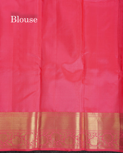 Beautiful Pinkish Peach Bridal Pure Kanjivaram Silk Saree With Traditional Border